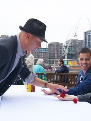Event Jeremy Paul Close Up Magician West Sussex