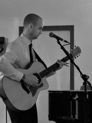 Event Acoustic Paul Singer Guitarist Essex