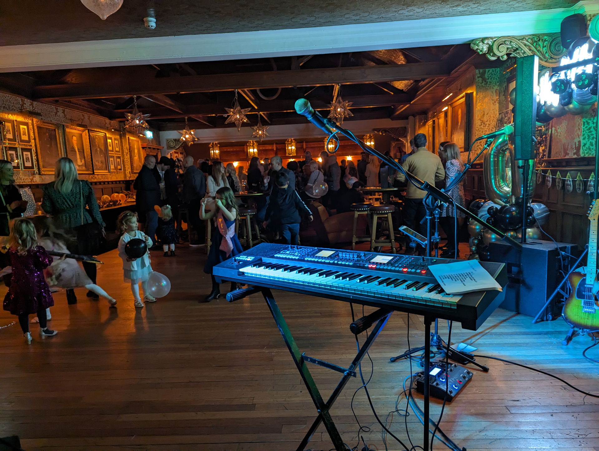 LOOP Duo Solo Artist, Duo or Trio Review Private Party Nottinghamshire