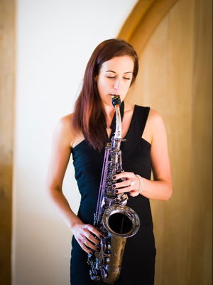 Event Lizzie B Sax Saxophonist Bracknell (Berkshire)