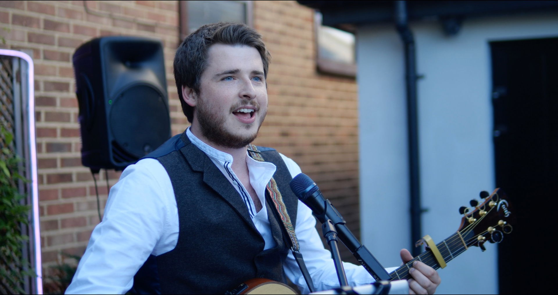 Tom Charles Singer Guitarist Review Private Party Kent