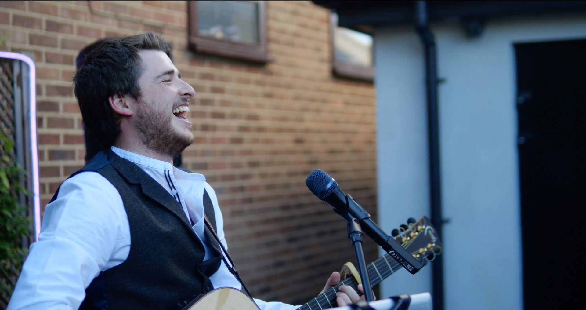 Tom Charles Singer Guitarist Review Private Party Kent