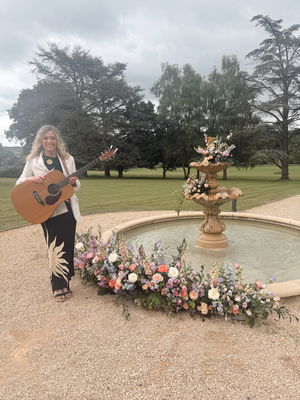 Event Kelly Barnes Solo Singer Guitarist Northamptonshire