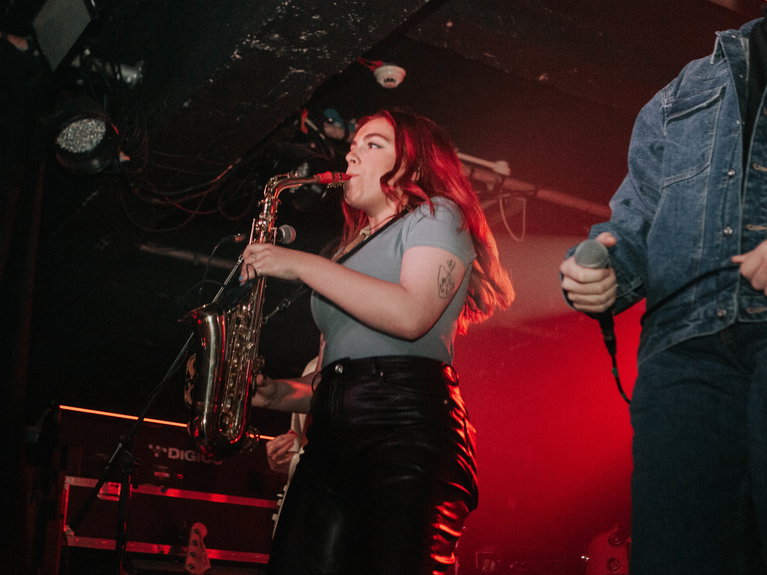 artists similar to LUZ SAX