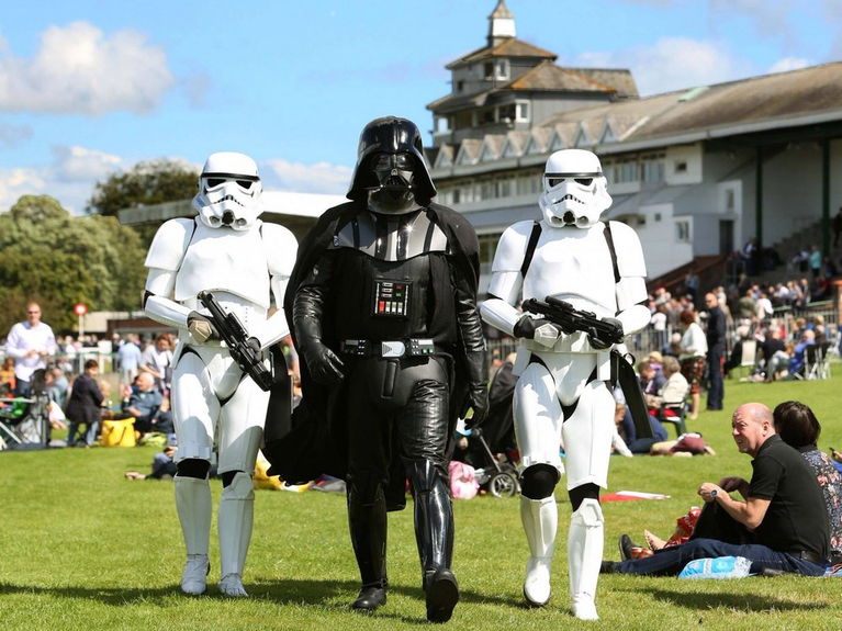 artists similar to Star Wars - Superhero Icons