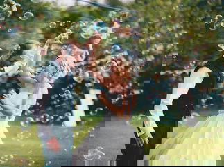 Promo Bubbleologist Street Performer Leicestershire