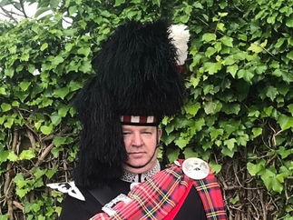 Promo Traditional Scottish Bagpiper Piper Renfrewshire