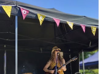 Promo Kirsty B Singer Guitarist West Yorkshire