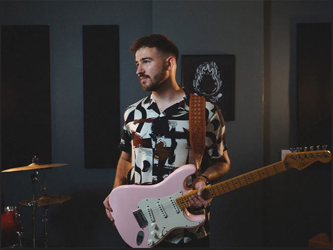 artists similar to Dan C