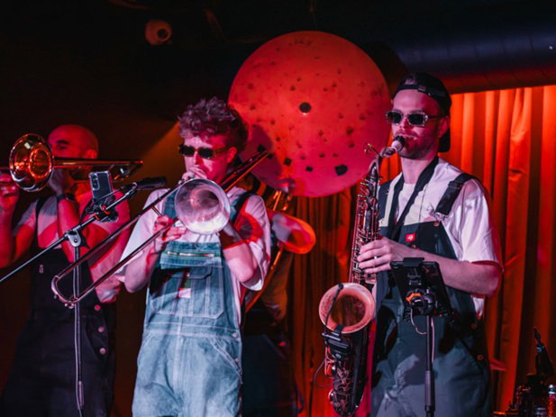 artists similar to The Brass Bounce