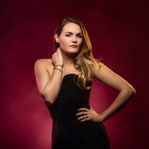 Promo Christie Prentice  London