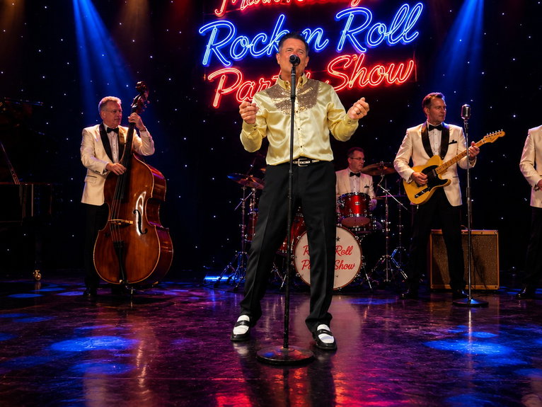 artists similar to The Amazing Rock n Roll and Party Jukebox Show
