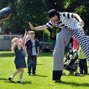 Promo Circus Stilt Walkers  Leicestershire