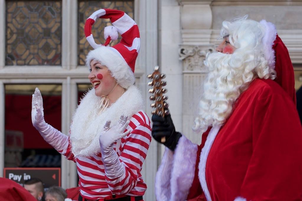 Promo Christmas Stilt Walkers Street Performer Leicestershire
