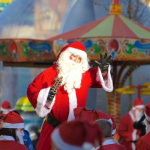 Promo Christmas Stilt Walkers  Leicestershire