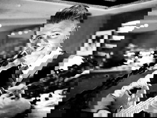 Promo Dylan Dale Solo Singer/ Guitarist Manchester