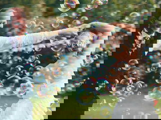 Promo Bubbleologist Street Performer Leicestershire