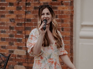 Promo Lara Solo Singer With Tracks Buckinghamshire