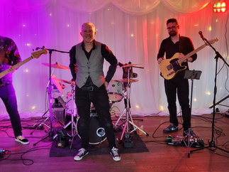 Promo The Hi-Fi Club Rock and Pop/ Indie Trio West Yorkshire
