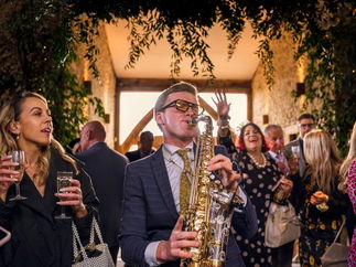 Promo Sax Vibes Saxophonist Devon