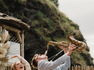 Promo Sax Vibes Saxophonist Devon