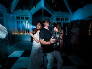 Promo Sax Vibes Saxophonist Devon