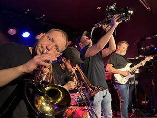 Promo Dynamo and the Horns Soul, Pop and Motown Party Band Cheshire