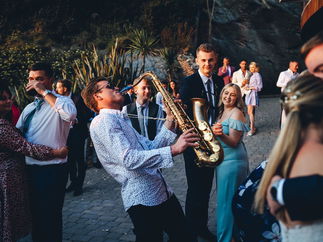 Promo Sax Vibes Saxophonist Devon