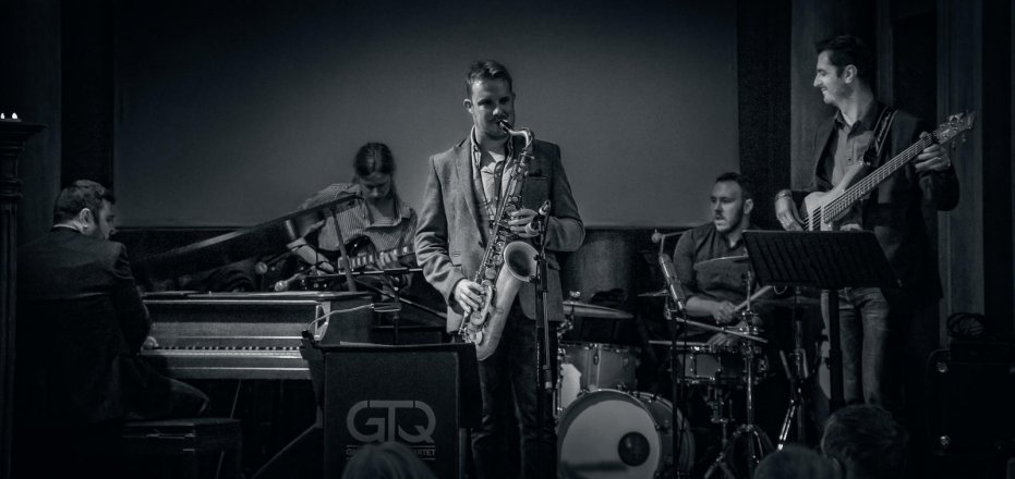 Promo Cool Notes (saxophonist) Solo Saxophonist Merseyside