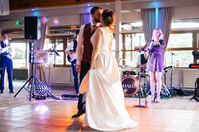 Promo AURA Function Band Essex