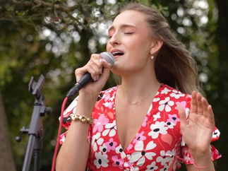 Promo Elle Music Solo Artist, Duo or Trio Hertfordshire