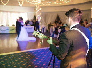 Promo Luciano Singer Guitarist East Sussex