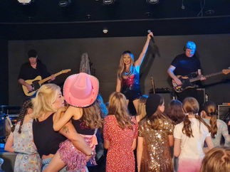 Promo Style! - A Tribute to Taylor Swift Tribute Act Leicestershire