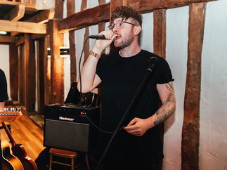 Promo Sean Roberts Singer Guitarist Hampshire