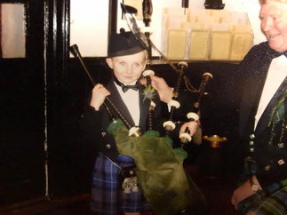 Promo Real Scottish Bagpiper Piper London