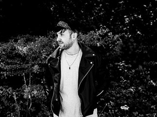 Promo Sean Roberts Singer Guitarist Hampshire