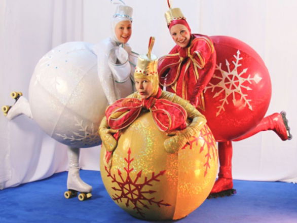 Christmas Baubles | Mix and Mingle Christmas Entertainers Brighton ...