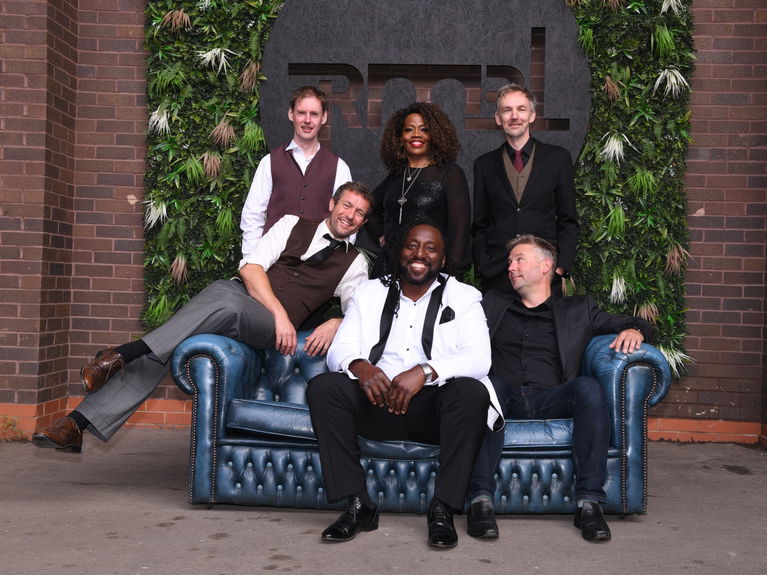 artists similar to Uptown Funk