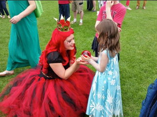 Promo Queen of Hearts Circus Performer Suffolk