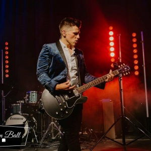 Promo Max And The Mustangs  Vale of Glamorgan