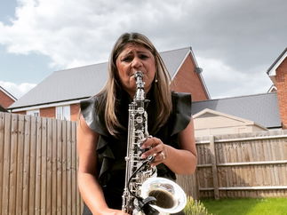 Promo Mads on Sax Saxophonist Essex