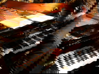 Promo Tommy Hollington Pianist Gloucestershire