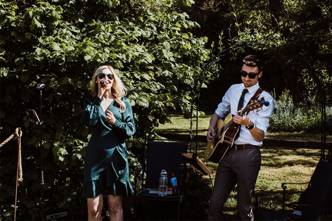 Promo AURA Function Band Essex