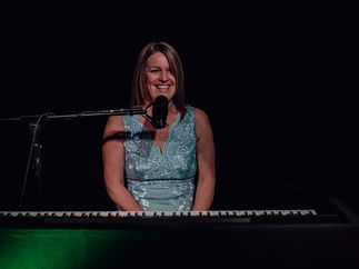 Promo Anita B Vocal Pianist Northamptonshire