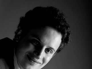 Promo Fin M Guitar Classical Guitarist London