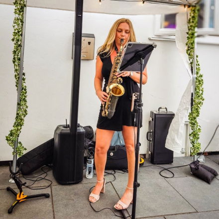 Emily Rollins Sax | Saxophonist West Yorkshire | Alive Network