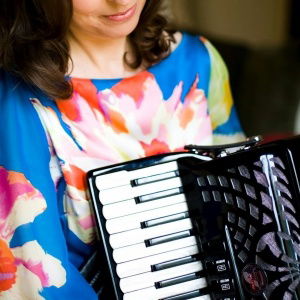 Promo Accordionist Cailin  London