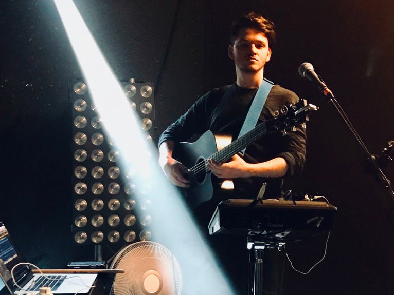 artists similar to Strum n Bass