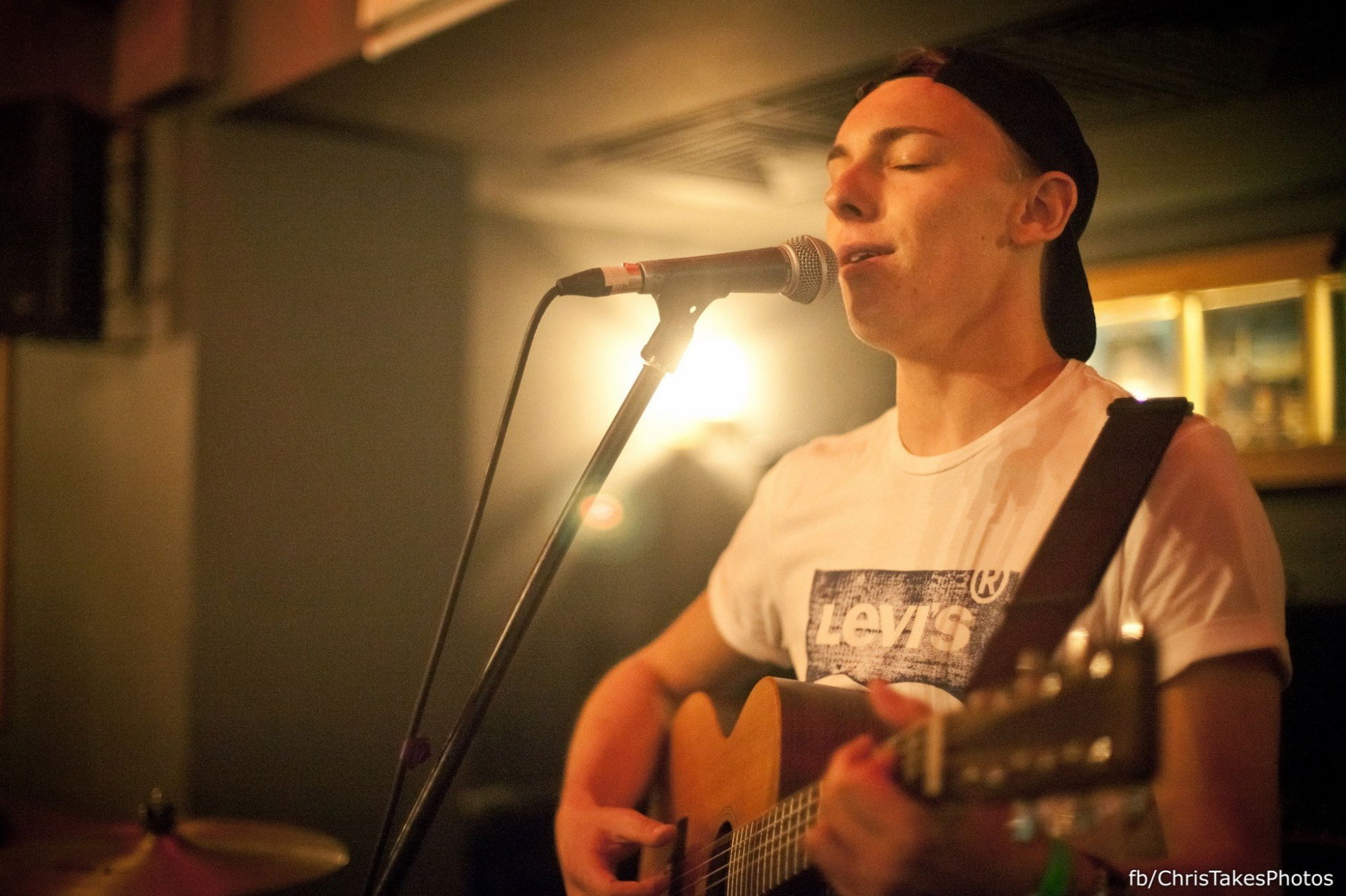 Brad James Singer Guitarist Nottinghamshire Alive Network