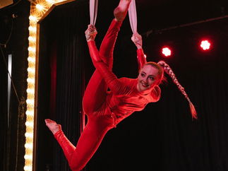 Promo Aerialist Sophie Aerialist Angus